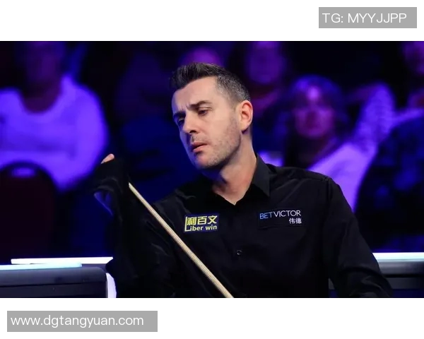 塞尔比与希金斯最新对决分析及比赛精彩瞬间回顾